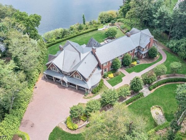 311 Algonquin Rd, Franklin Lakes, NJ 07417