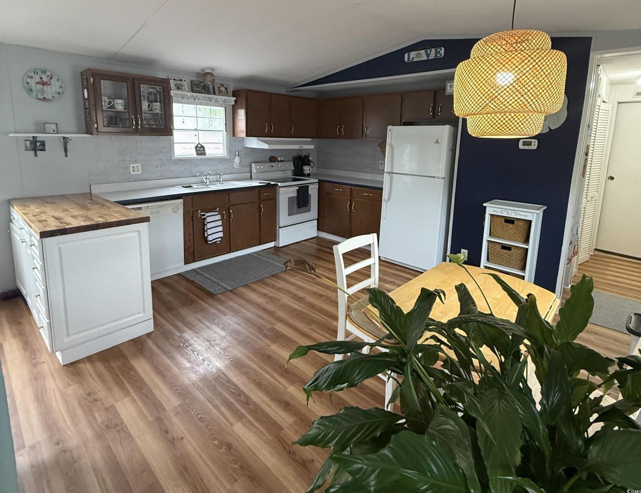 1408 Seagull Blvd. Photo 2