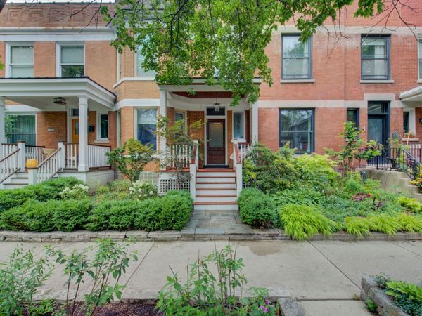 1924 W Newport Avenue, Chicago, IL 60657