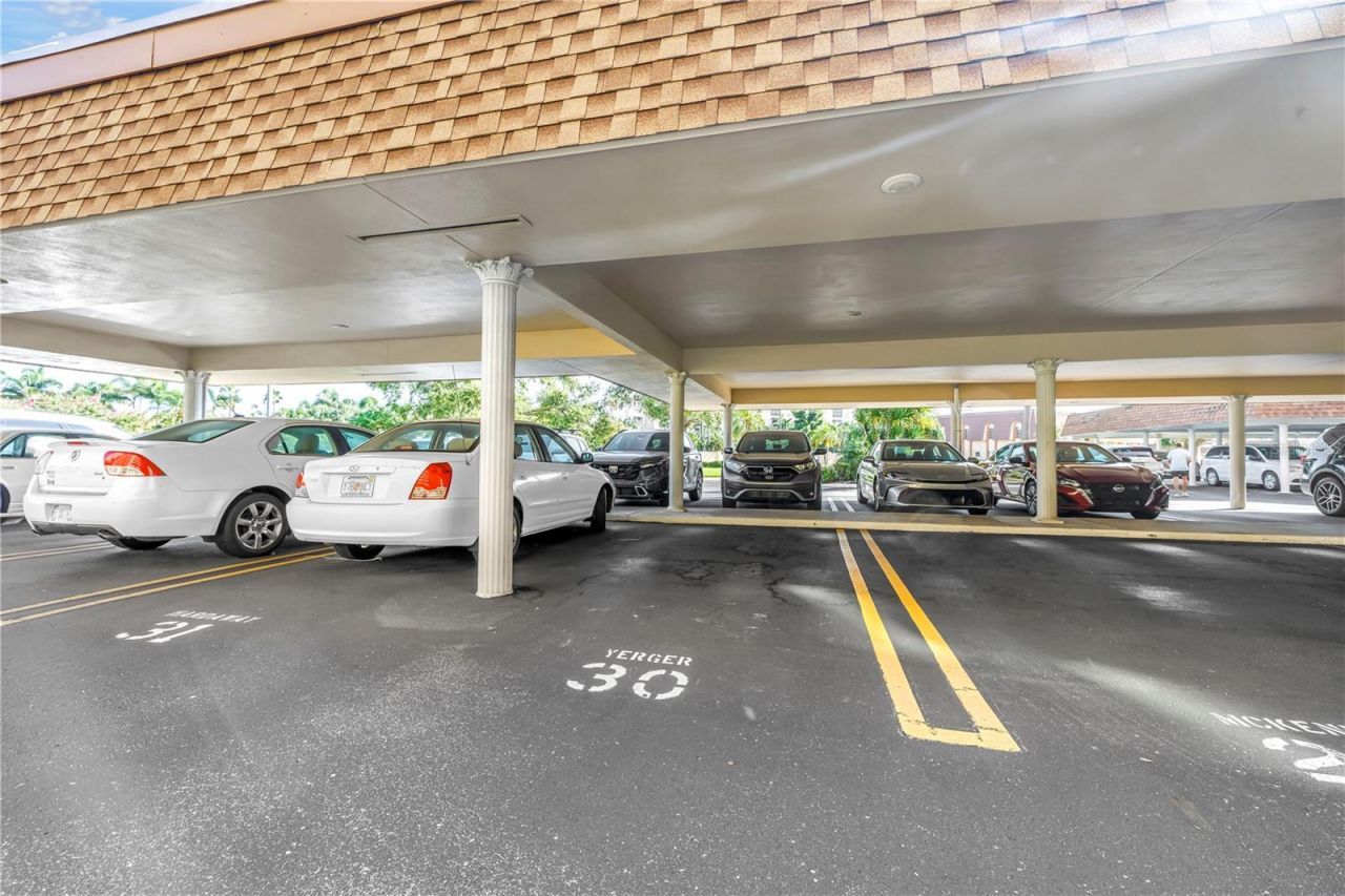 5108 Brittany Drive S, Unit 908, Saint Petersburg, FL 33715 Photo