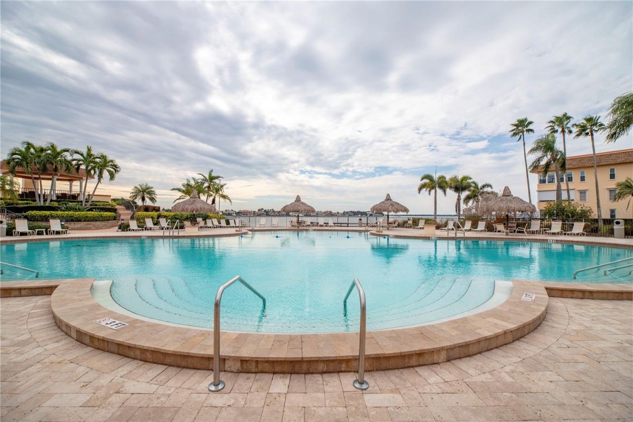 5108 Brittany Drive S, Unit 908, Saint Petersburg, FL 33715 Photo