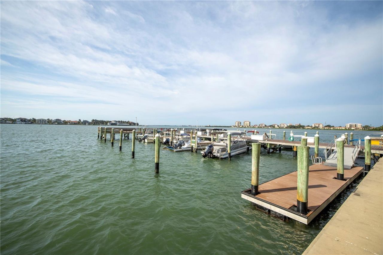 5108 Brittany Drive S, Unit 908, Saint Petersburg, FL 33715 Photo