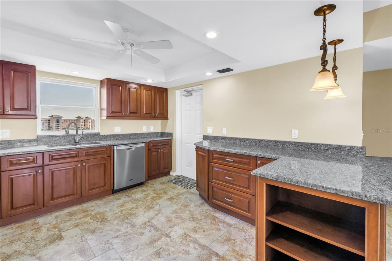 5108 Brittany Drive S, Unit 908, Saint Petersburg, FL 33715 Photo