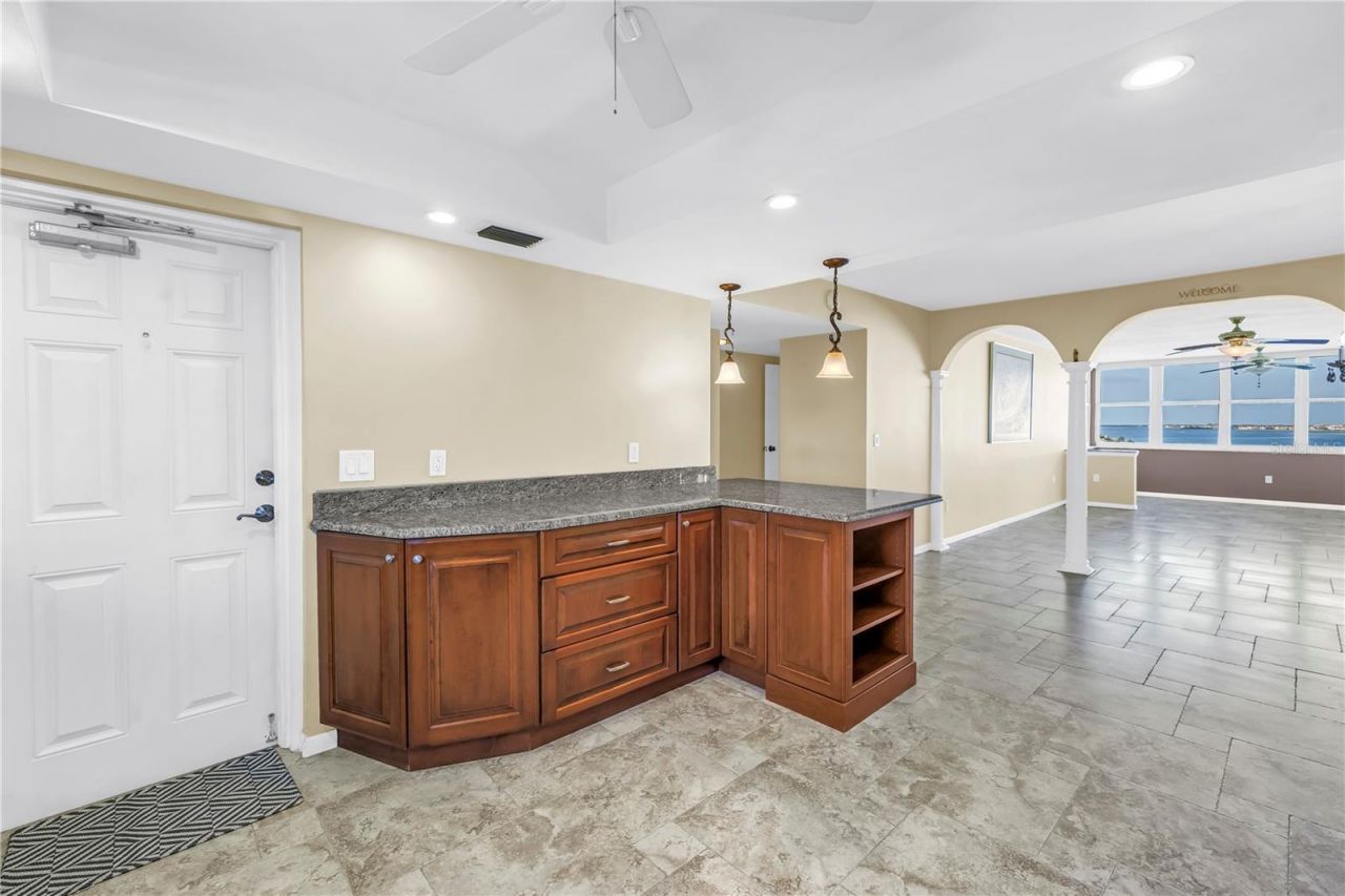 5108 Brittany Drive S, Unit 908, Saint Petersburg, FL 33715 Photo