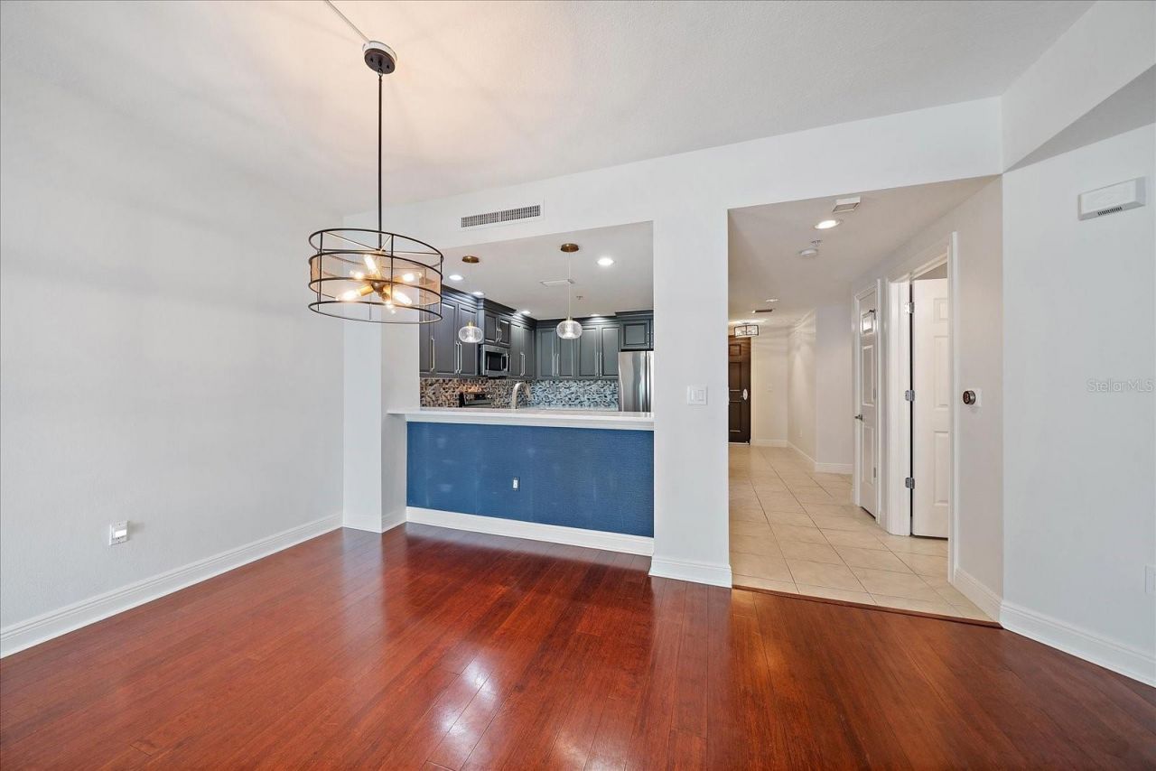 1771 Ringling Boulevard, Unit 703, Sarasota, FL 34236 Photo
