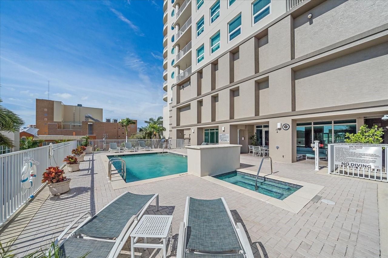 1771 Ringling Boulevard, Unit 703, Sarasota, FL 34236 Photo