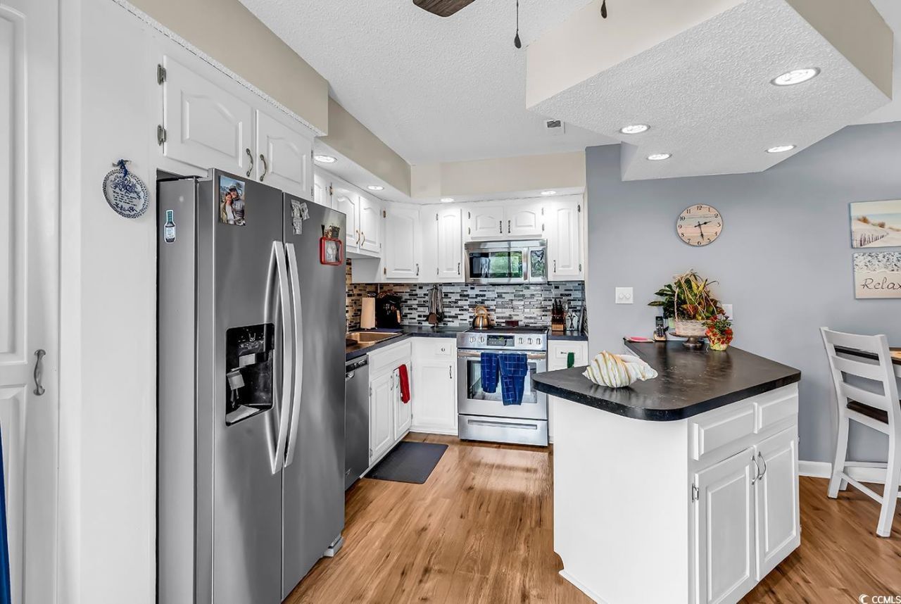 4210 Pinehurst Circle Photo 16