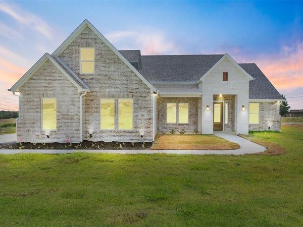 500 Kirkland Ct Court, Azle, TX 76020