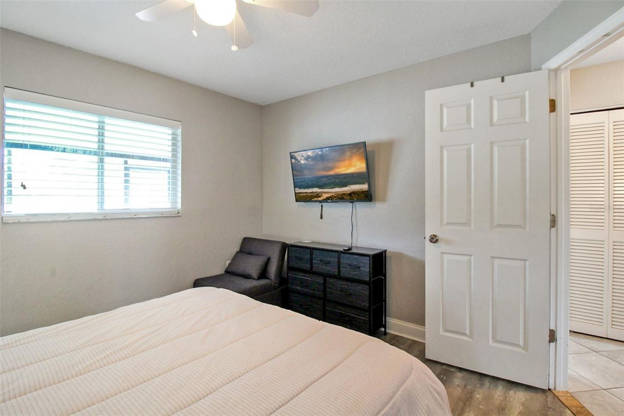 7036 13th Street E, Sarasota, FL 34243 Photo