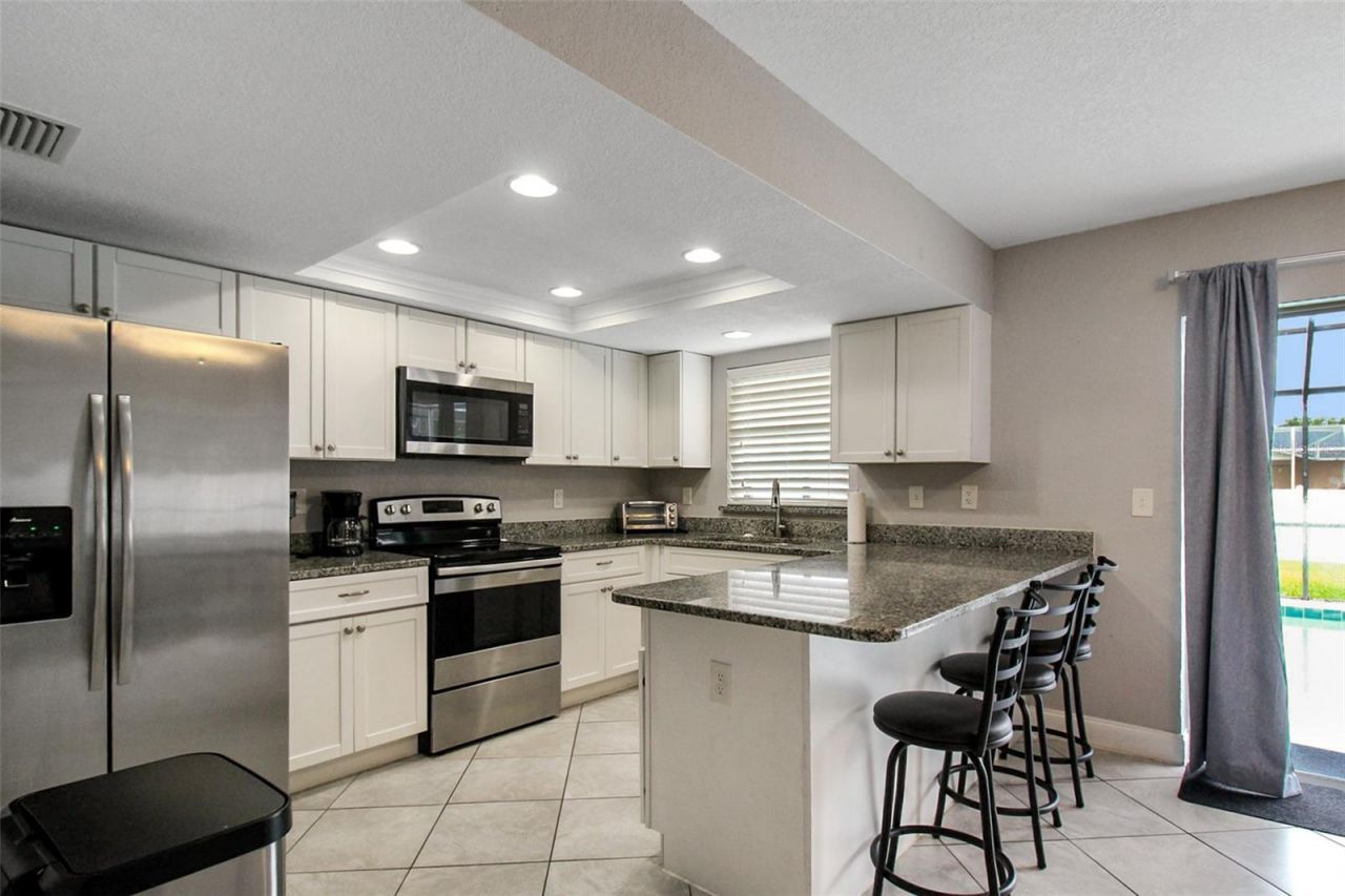 7036 13th Street E, Sarasota, FL 34243 Photo