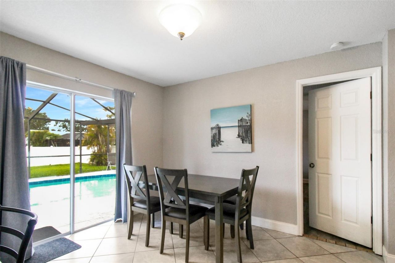 7036 13th Street E, Sarasota, FL 34243 Photo