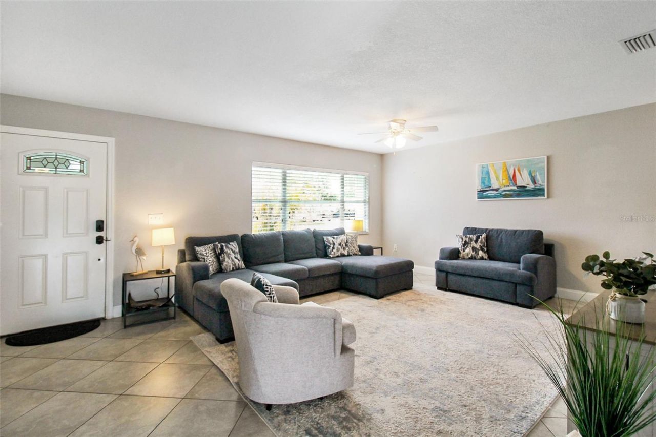 7036 13th Street E, Sarasota, FL 34243 Photo