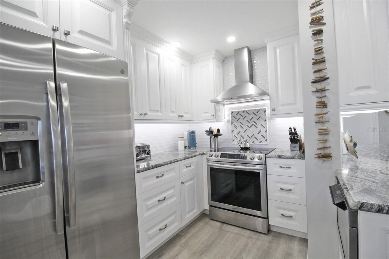 5780 Midnight Pass Road, Unit 609, Sarasota, FL 34242 Photo