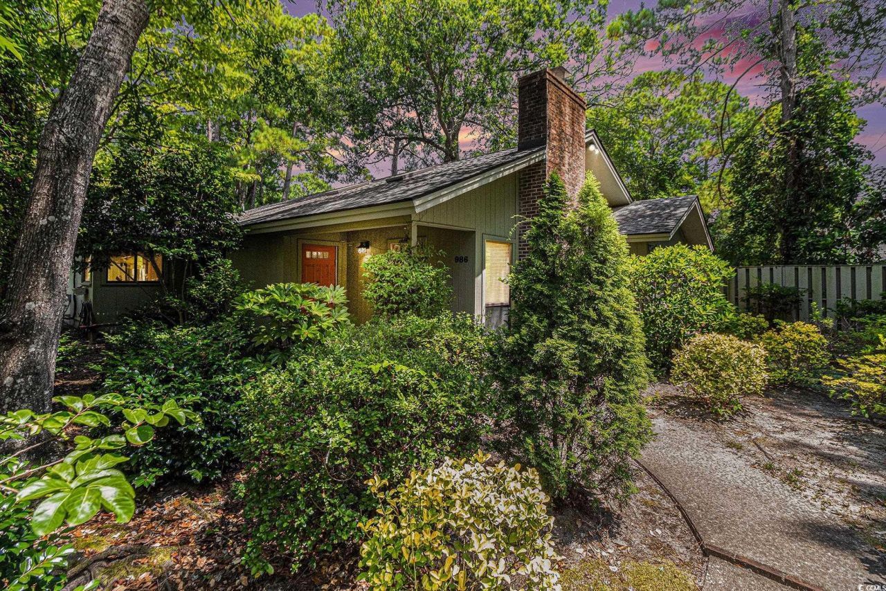 986 Briarwood Dr. Photo 1