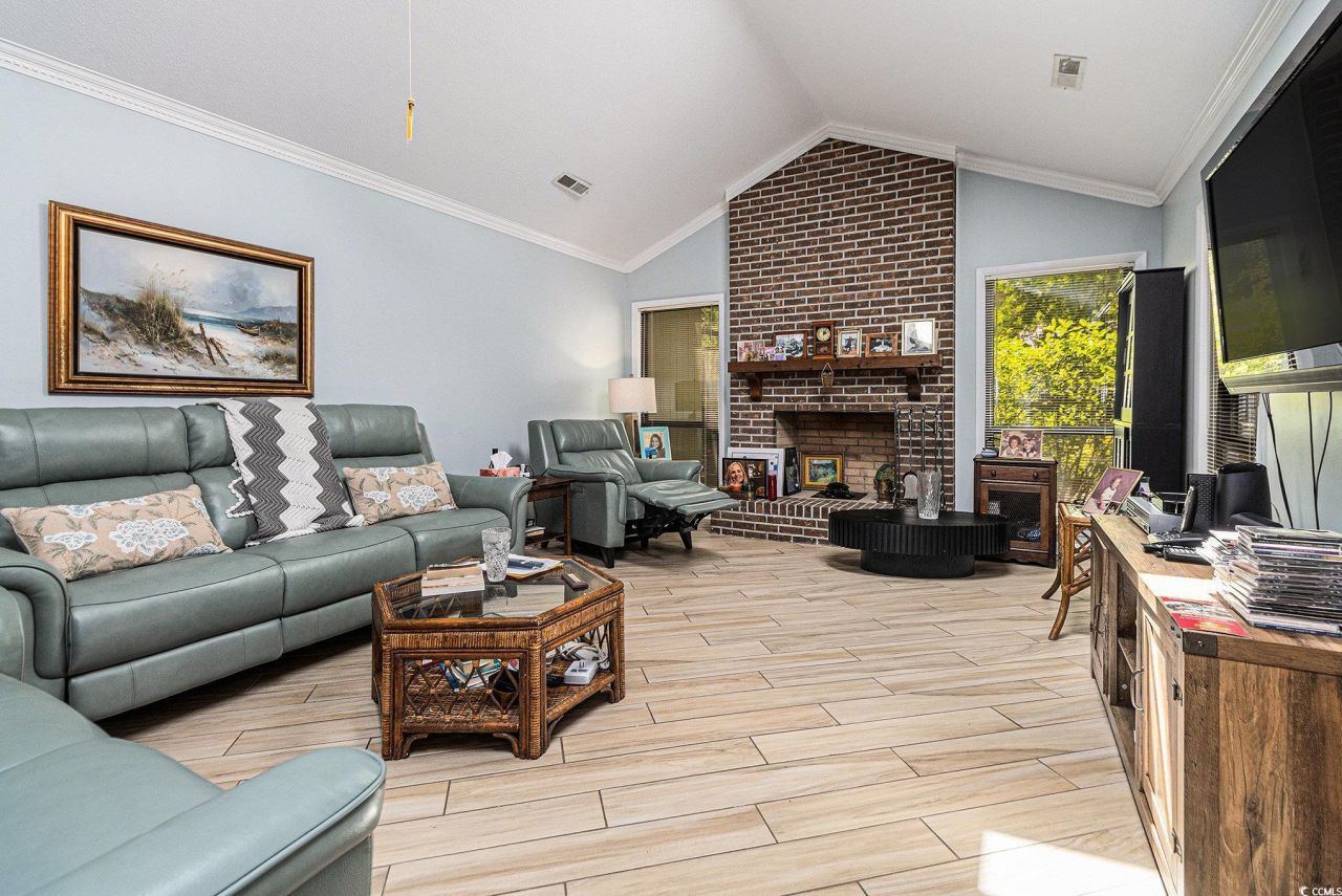 986 Briarwood Dr. Photo 5