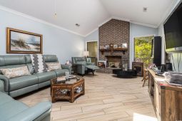 986 Briarwood Dr. photo 4