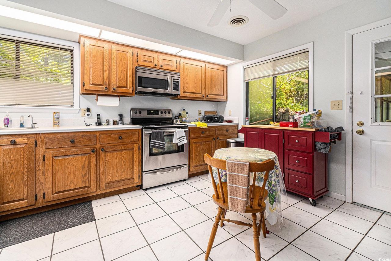 986 Briarwood Dr. Photo 8