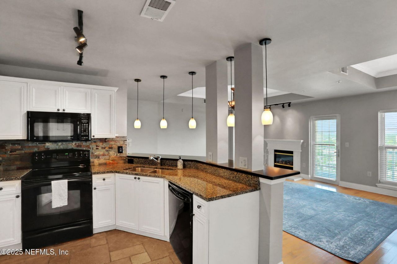400 E Bay Street, Unit 1705, Jacksonville, FL 32202 Photo