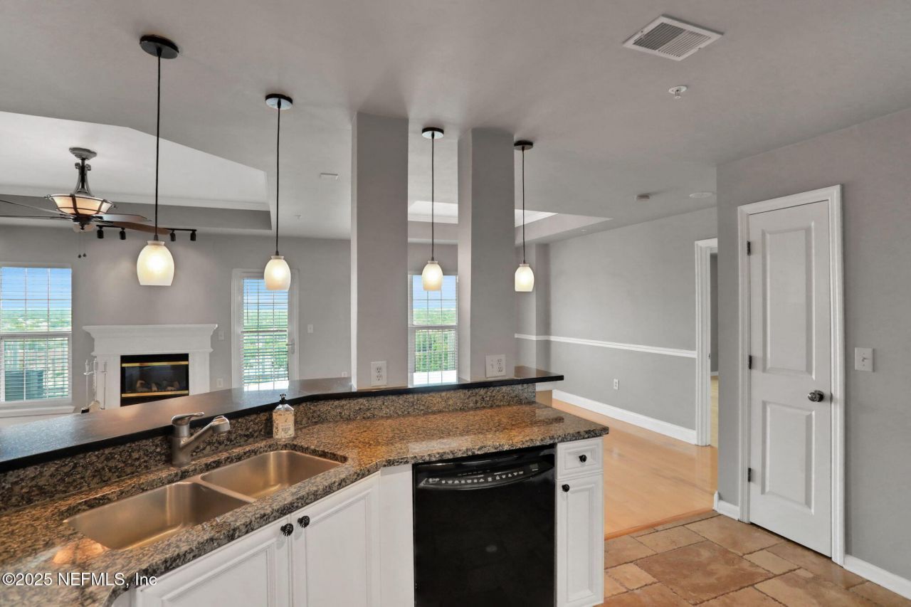 400 E Bay Street, Unit 1705, Jacksonville, FL 32202 Photo