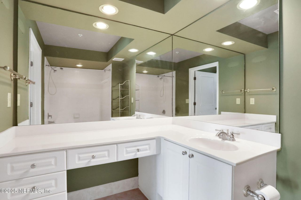 400 E Bay Street, Unit 1705, Jacksonville, FL 32202 Photo