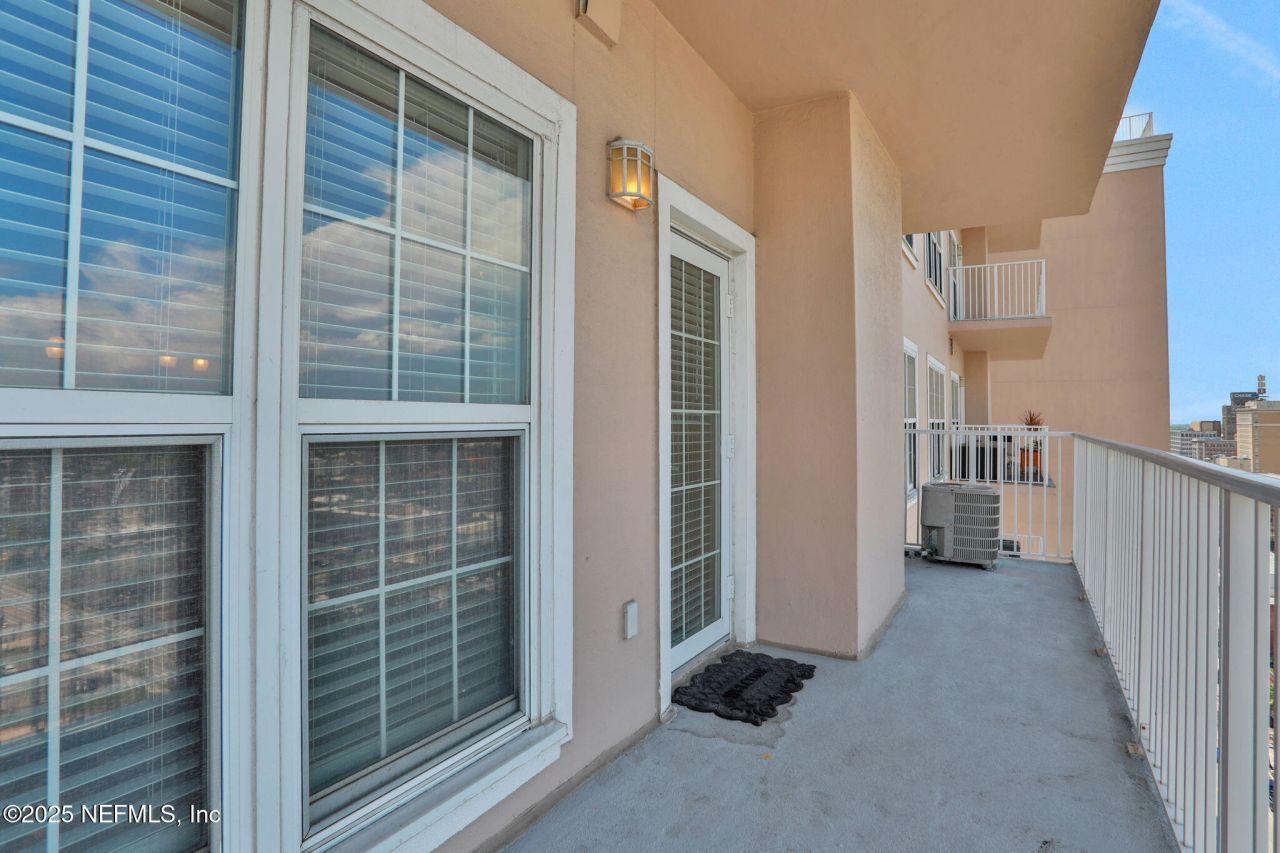 400 E Bay Street, Unit 1705, Jacksonville, FL 32202 Photo