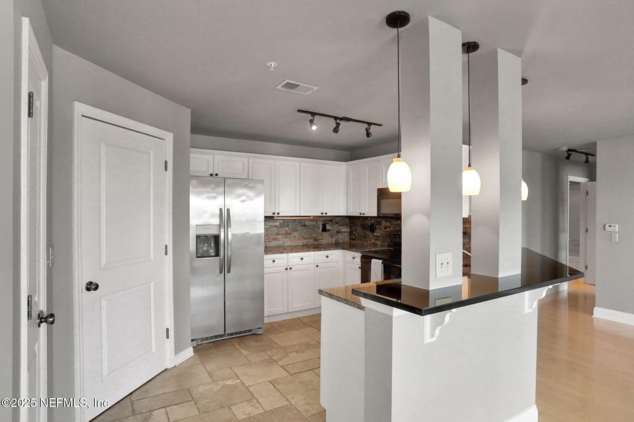 400 E Bay Street, Unit 1705, Jacksonville, FL 32202 Photo
