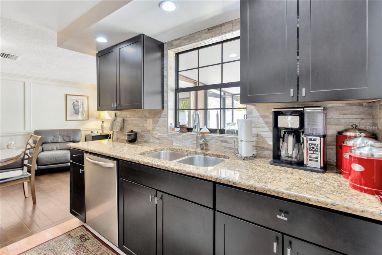 4909 S Elberon Street, Tampa, FL 33611 Photo