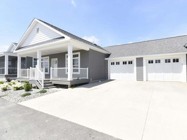 10850 E Bayshore Road, Unit Cardinal B, Marblehead, OH 43440