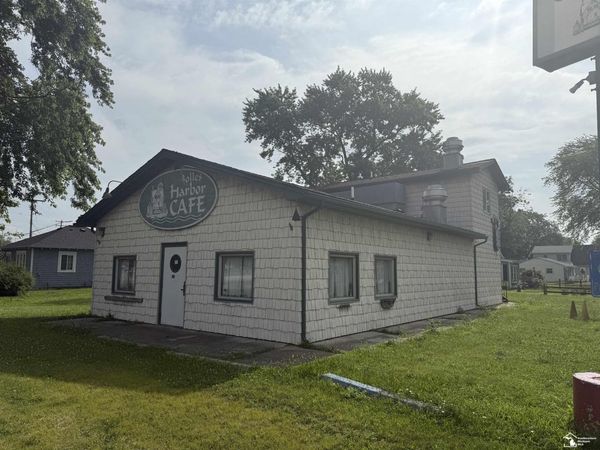 13986 Laplaisance Road, Monroe, MI 48161