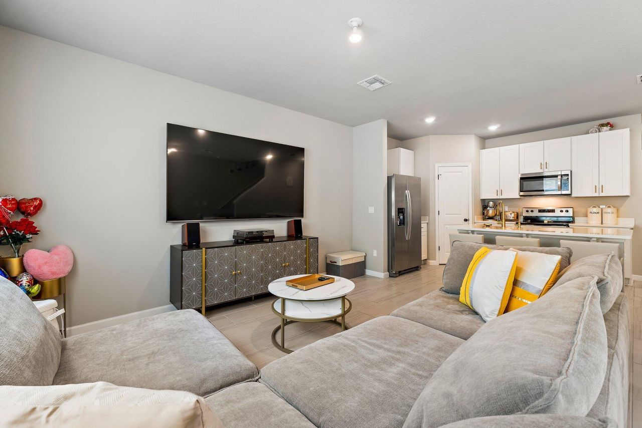 5611 Enclave Drive, Mangonia Park, FL 33407 Photo