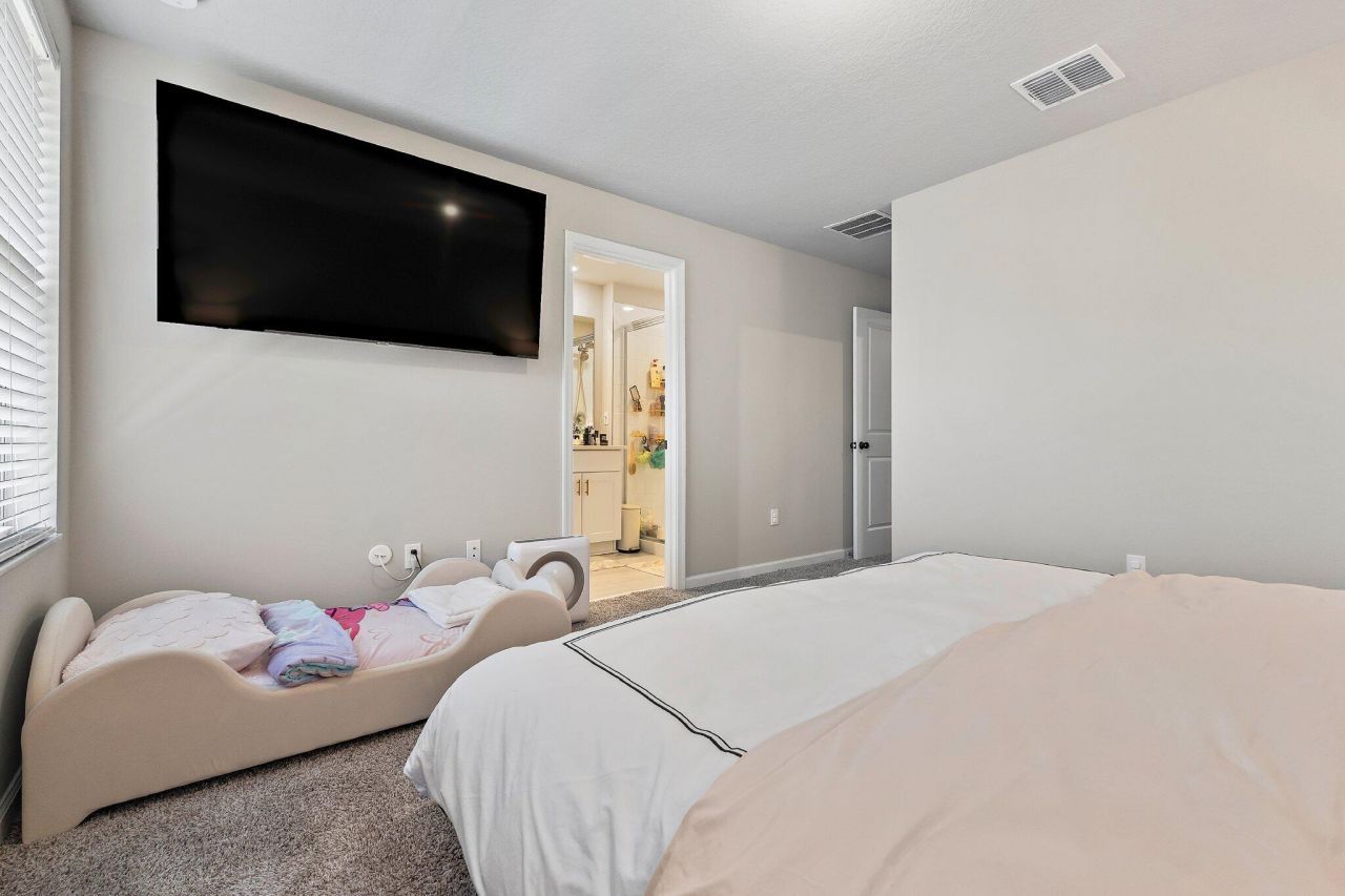 5611 Enclave Drive, Mangonia Park, FL 33407 Photo