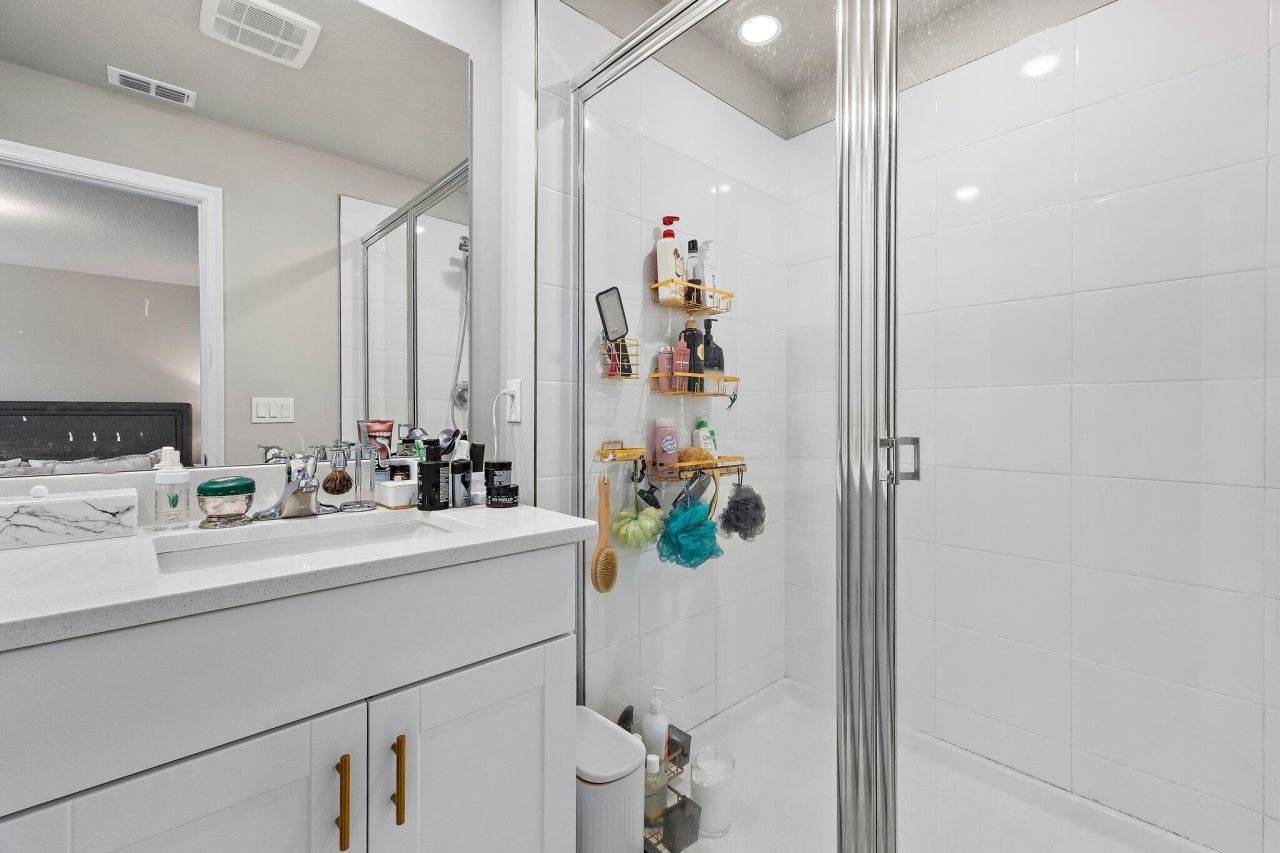 5611 Enclave Drive, Mangonia Park, FL 33407 Photo