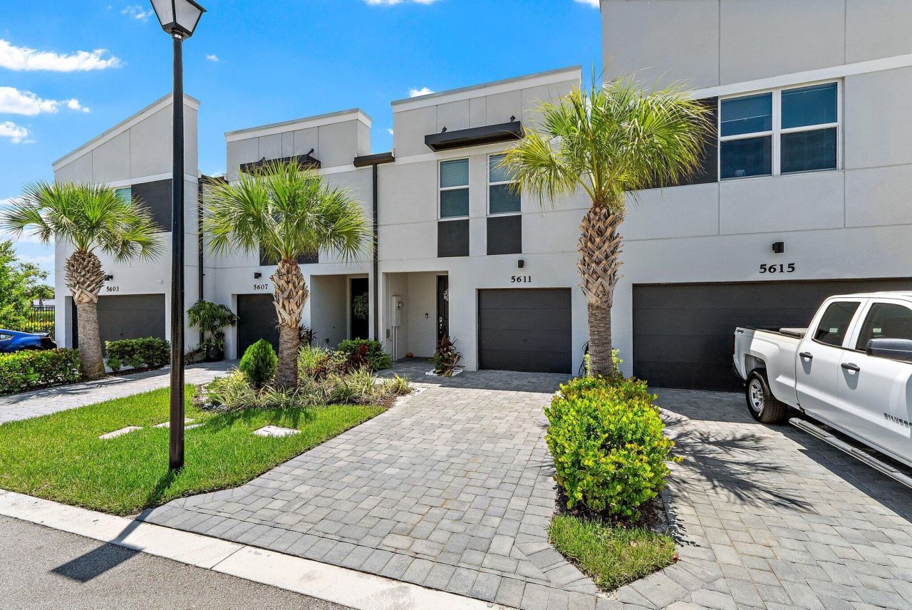 5611 Enclave Drive, Mangonia Park, FL 33407 Photo