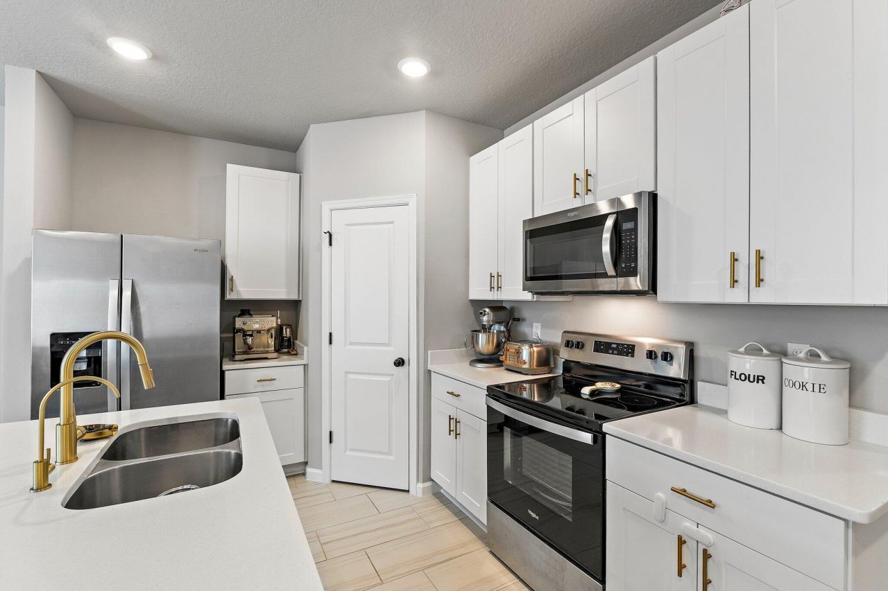 5611 Enclave Drive, Mangonia Park, FL 33407 Photo