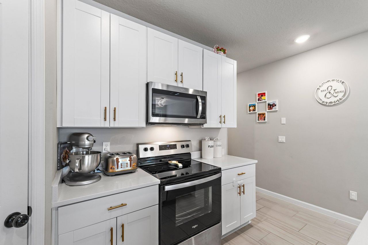 5611 Enclave Drive, Mangonia Park, FL 33407 Photo