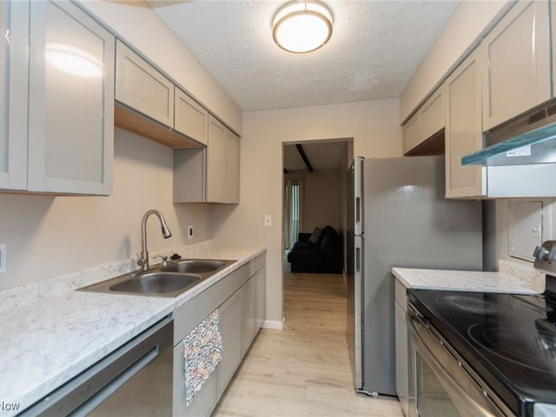 1625 Cedarwood Drive, Unit 218, Westlake, OH 44145 Photo 11