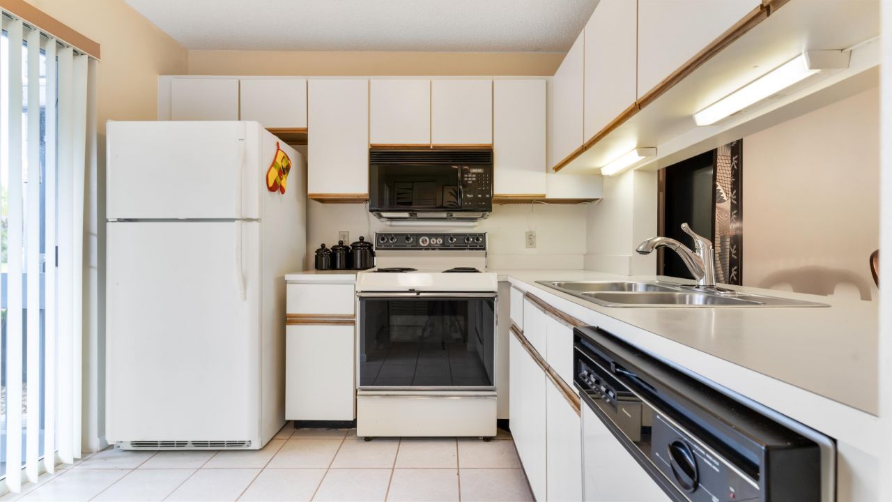 1481 NE 14th Court, Unit U-3, Jensen Beach, FL 34957 Photo