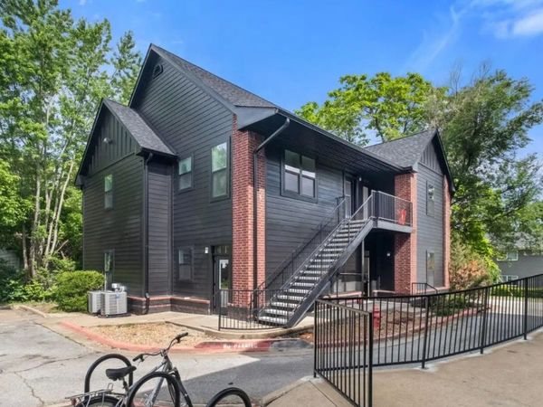 1137 N Leverett Avenue, Unit 102, Fayetteville, AR 72703