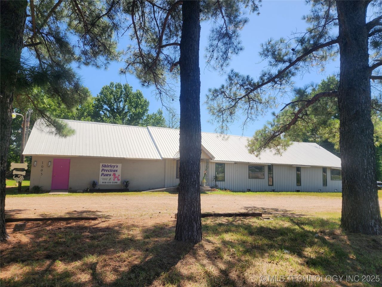 1005 Dallas Street, Talihina, OK 74571 Main Photo