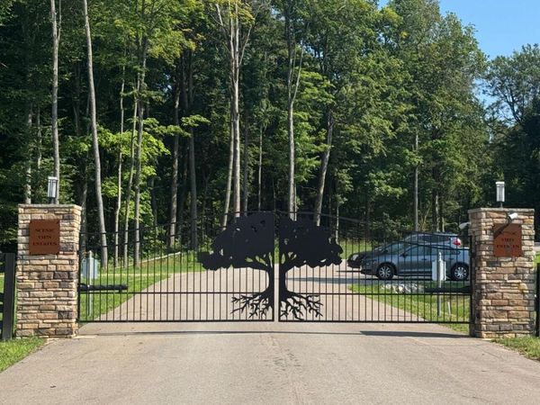 200 Leezy Drive, Pataskala, OH 43062