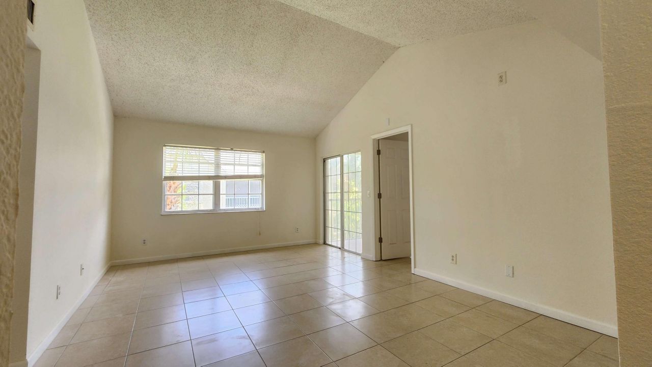 1610 SE Green Acres Circle, Unit Q-202, Port Saint Lucie, FL 34952 Photo