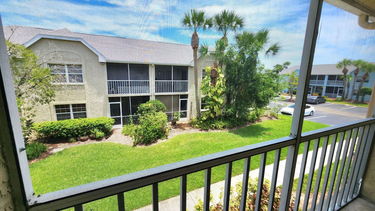 1610 SE Green Acres Circle, Unit Q-202, Port Saint Lucie, FL 34952 Photo