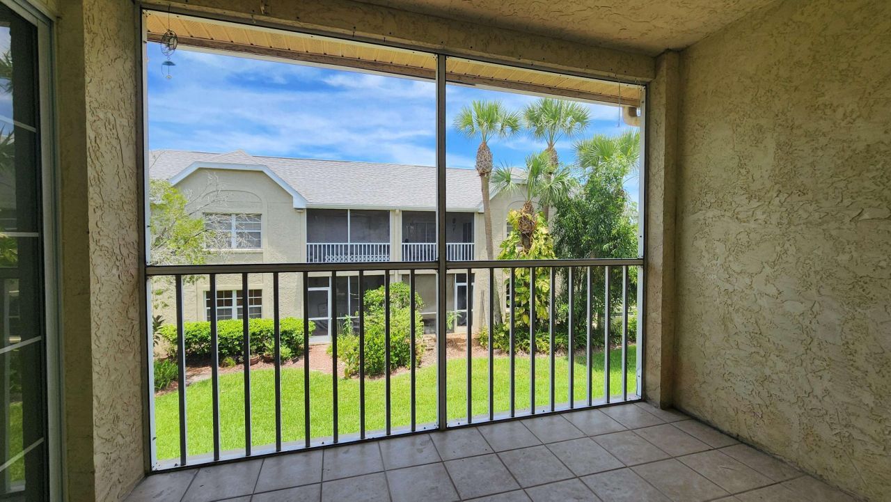 1610 SE Green Acres Circle, Unit Q-202, Port Saint Lucie, FL 34952 Photo