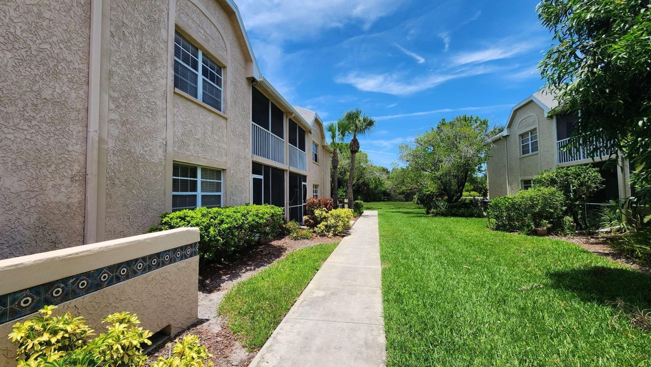1610 SE Green Acres Circle, Unit Q-202, Port Saint Lucie, FL 34952 Photo