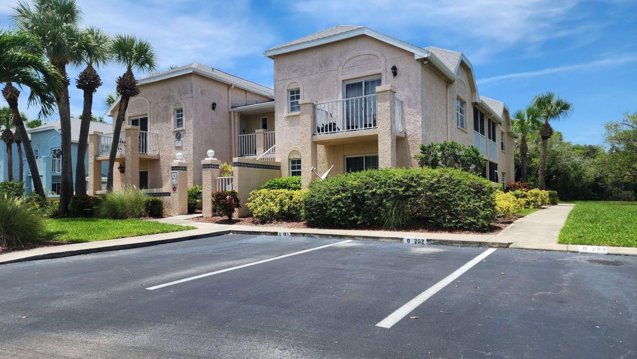 1610 SE Green Acres Circle, Unit Q-202, Port Saint Lucie, FL 34952 Photo