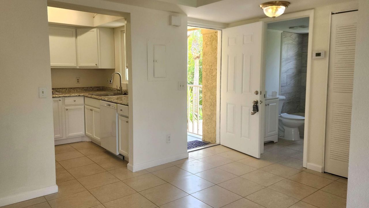 1610 SE Green Acres Circle, Unit Q-202, Port Saint Lucie, FL 34952 Photo