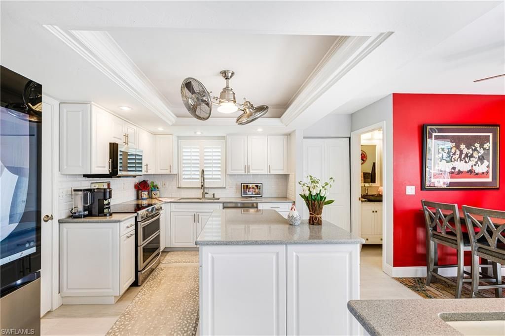 2372 Cherimoya Ln, Saint James City, FL 33956 Photo