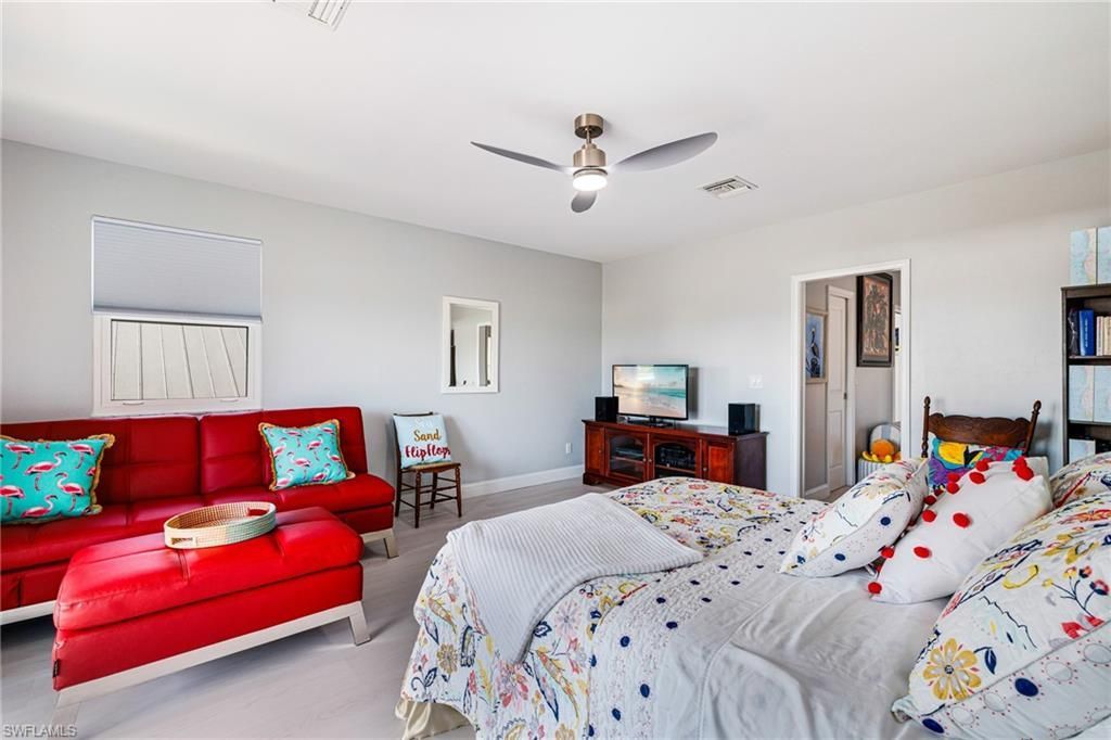 2372 Cherimoya Ln, Saint James City, FL 33956 Photo