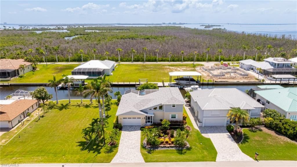 2372 Cherimoya Ln, Saint James City, FL 33956 Photo