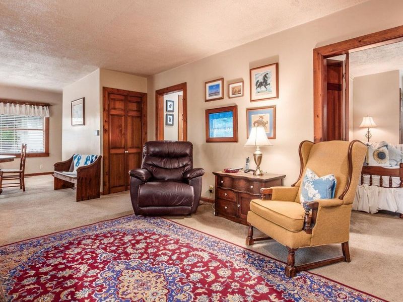 206 Freeman Memorial Drive, Hebron, OH 43025 Photo 7